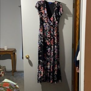 Black floral v neck ruffle dress